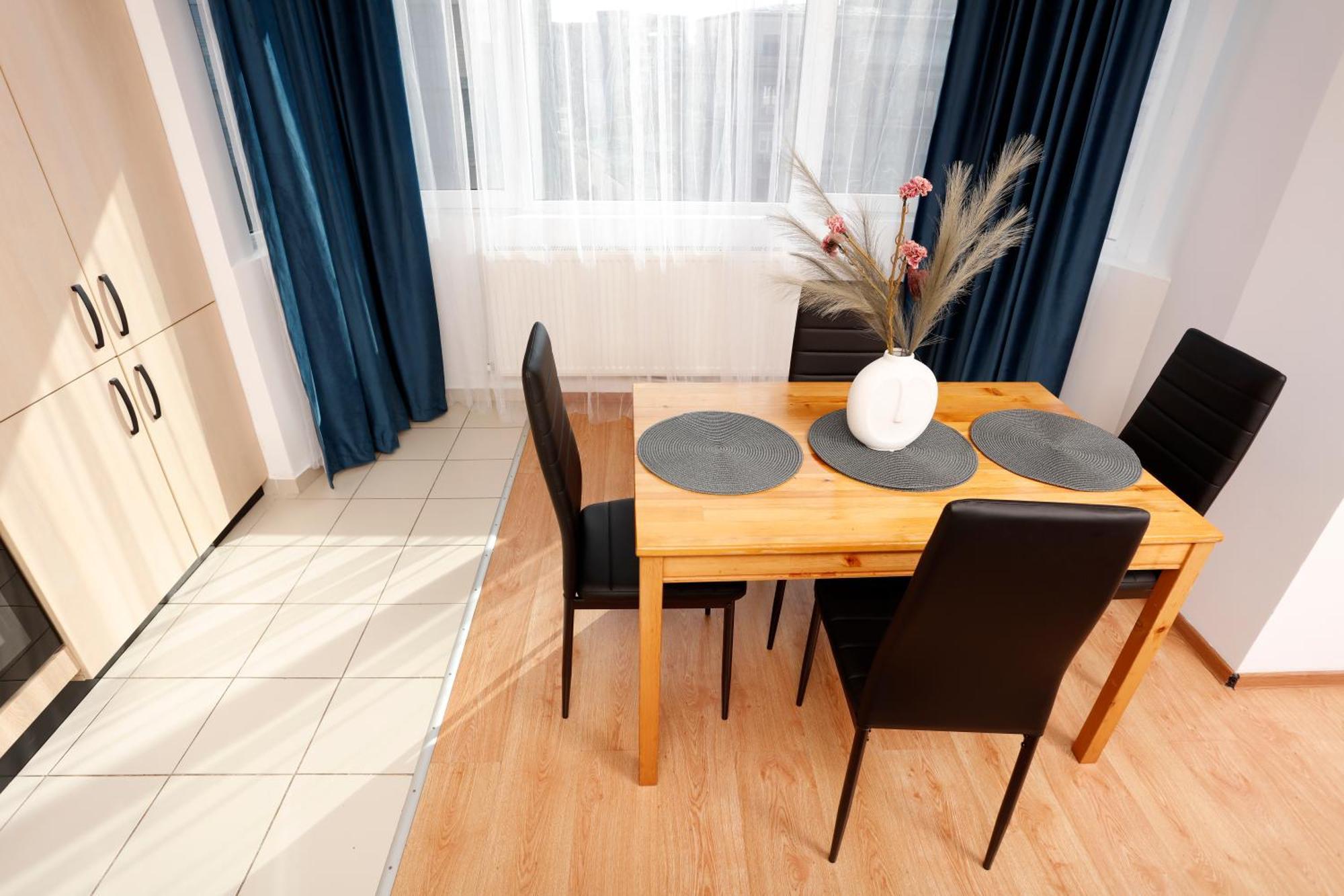 Enchanting Retreat - Historic Old Town - Pet-Friendly Haven - Steps From Unirii Bucureşti Eksteriør bilde