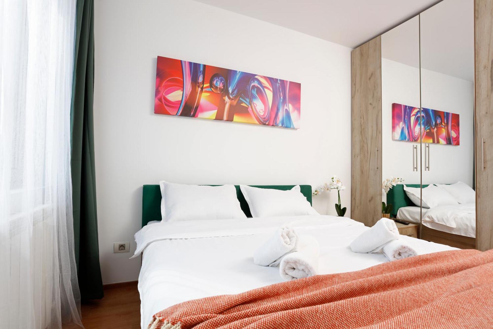Enchanting Retreat - Historic Old Town - Pet-Friendly Haven - Steps From Unirii Bucureşti Eksteriør bilde